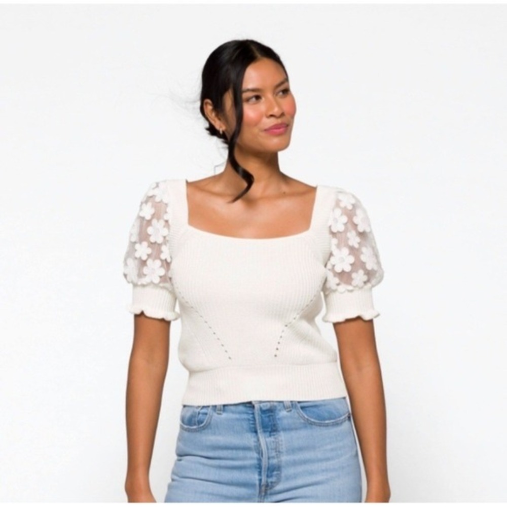 Elegant White Floral Sleeve Sweater